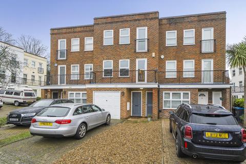 12 Southridge Place, London, SW20 8JQ
