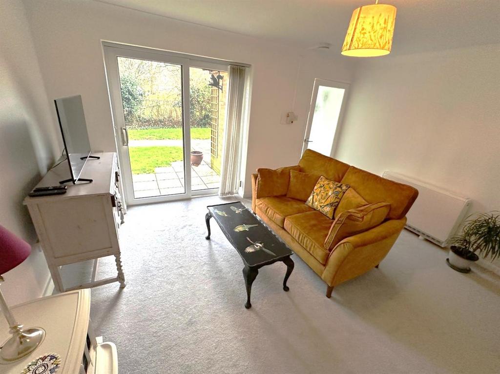 Living Room 2.jpg
