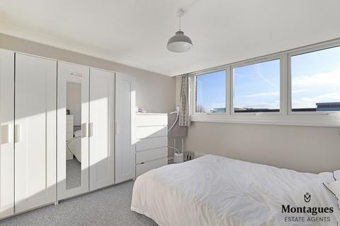 7 Birchview, Epping, CM16 6TJ
