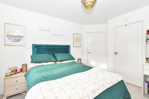 2 bedroom flat for sale, Coddington Grove, Waterlooville, Hampshire