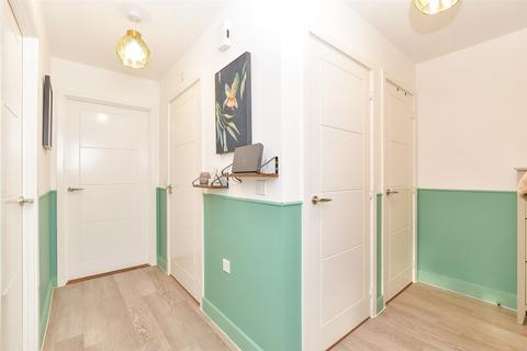 2 bedroom flat for sale, Coddington Grove, Waterlooville, Hampshire