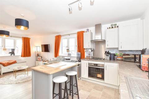 2 bedroom flat for sale, Coddington Grove, Waterlooville, Hampshire