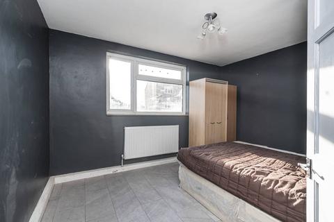 2 bedroom flat to rent, Daubeney Road, Clapton, London, E5