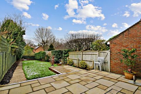 7 Frith Park, East Grinstead, RH19 2BU