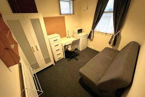 1 bedroom in a house share to rent, Raleigh Street, Nottingham NG7