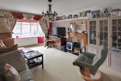 4 bedroom chalet for sale, Hartland Way, Shirley