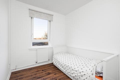 9/5 Loganlea Road, Edinburgh, EH7 6NN