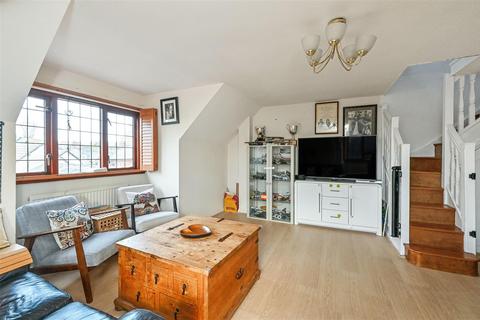 2 bedroom flat for sale, Park Road, Petersfield