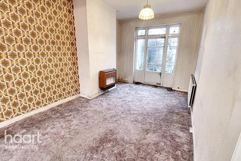 3 bedroom terraced house for sale, Gantshill Crescent, Gants Hill