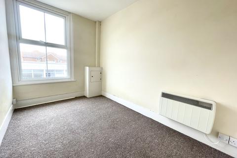 2 bedroom flat to rent, West Street, Fareham PO16