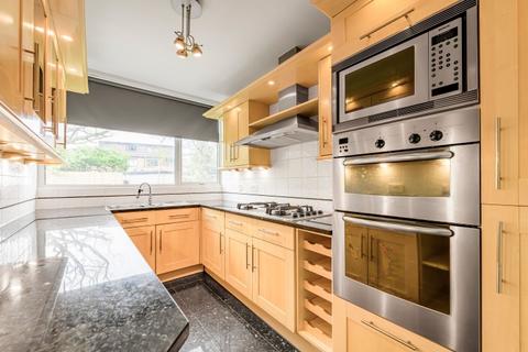 2 bedroom apartment to rent, Regents Park Road London N3