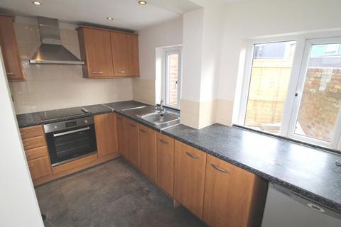 2 bedroom terraced house to rent, Garden Street, Macclesfield