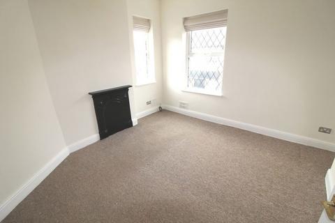 2 bedroom terraced house to rent, Garden Street, Macclesfield