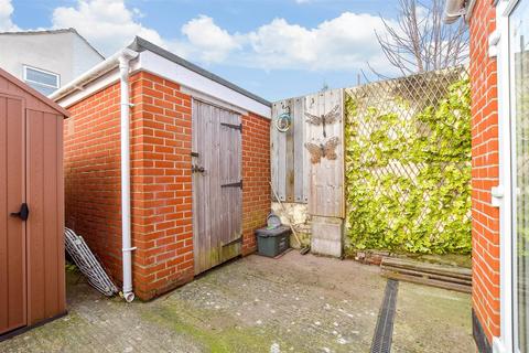 2 bedroom ground floor flat for sale, Adames Road, Portsmouth, Hampshire