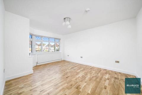 6 bedroom house to rent, Addington Drive, London, N12