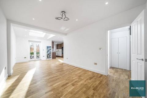 6 bedroom house to rent, Addington Drive, London, N12