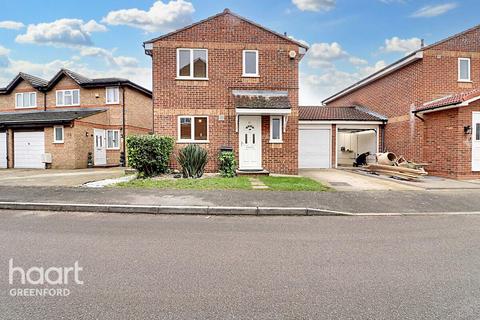 3 bedroom detached house for sale, Burket Close, Southall