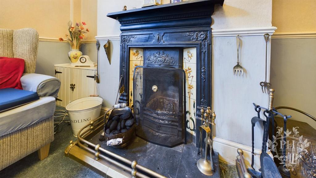 CAM01415 G0-PR0389-STILL002.jpg