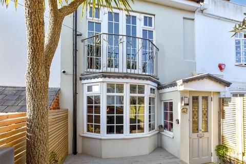 2 bedroom terraced house for sale, North Gardens, Brighton, East Sussex