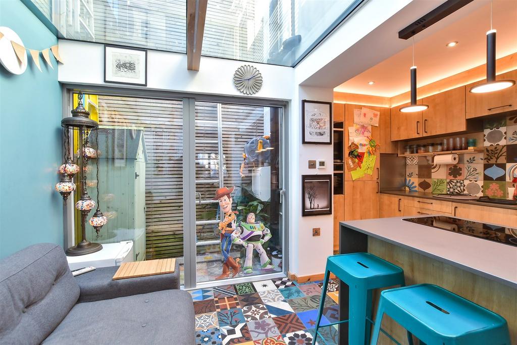 Kitchen/ Breakfast Room