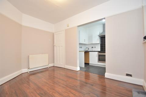 3 bedroom terraced house to rent, Warren Avenue, Southsea PO4