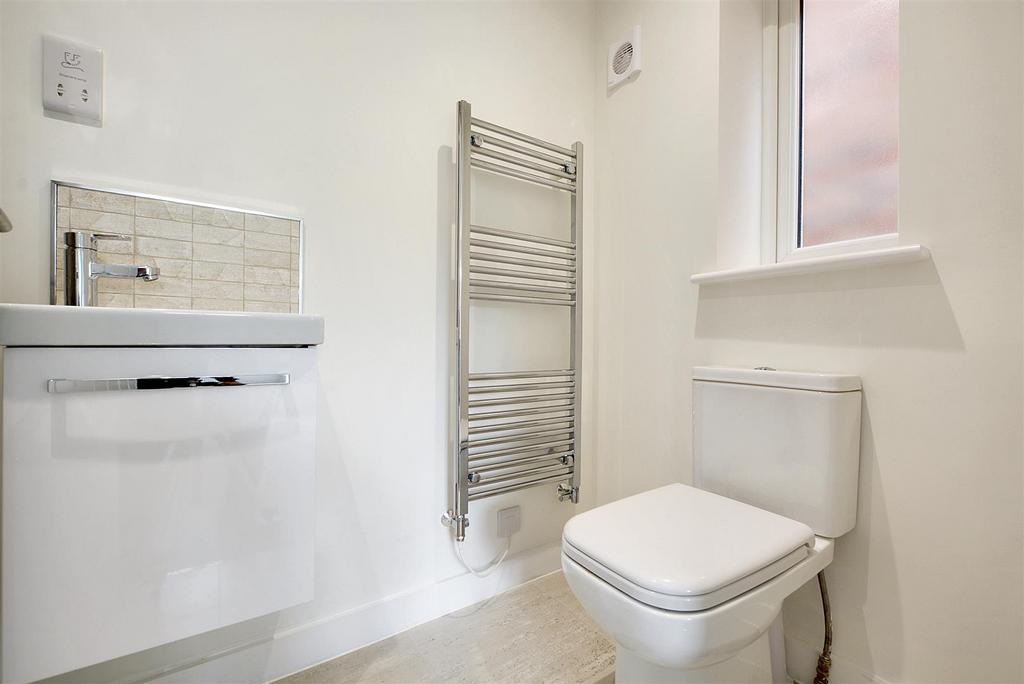 Ensuite1.jpeg