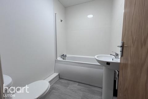 2 bedroom flat to rent, Dallow Road, LUTON