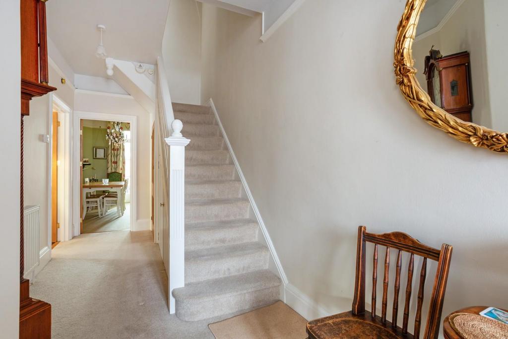 83691 12 Victoria Road (13).jpg