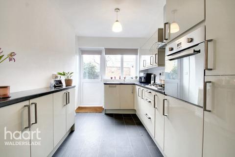 4 Lambeth Close, Chatham, ME5 8YL