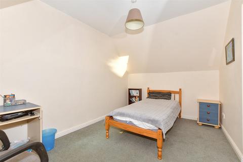21 Demozay Close, Hawkinge, Folkestone, CT18 7PL