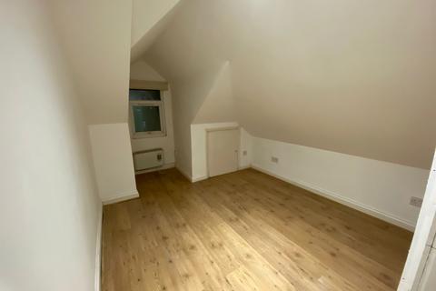 1 bedroom flat to rent, Flat 6 92 Aldborough Road South Ilford IG3 8EY