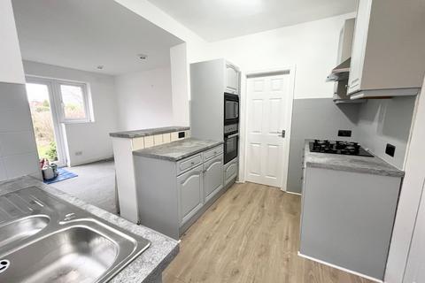 2 bedroom house to rent, Grange Avenue, Yeadon, Leeds, West Yorkshire, UK, LS19