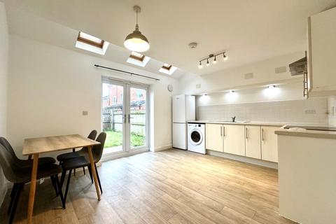 3 bedroom townhouse for sale, Robert Hall Street, Salford M5