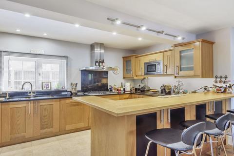 5 bedroom detached house for sale, Bucks Avenue, Watford WD19