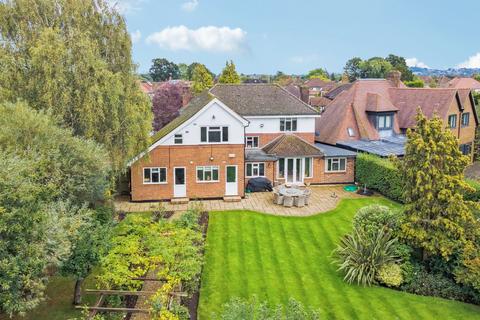 5 Hamlin Crescent, Pinner, HA5 2SU