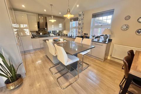 2 bedroom flat for sale, The Firs, Fulshaw Park, Wilmslow