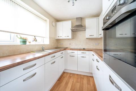 1 bedroom flat for sale, King Henry Lodge, Chingford, London, E4