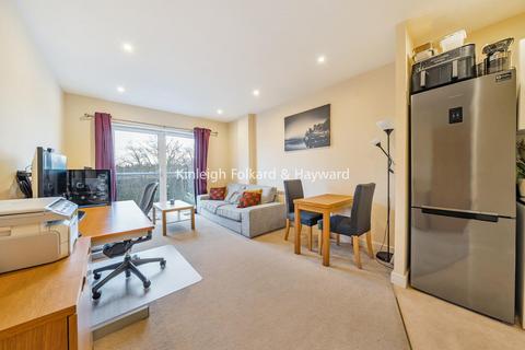 1 bedroom flat for sale, Birdwood Avenue, Hither Green