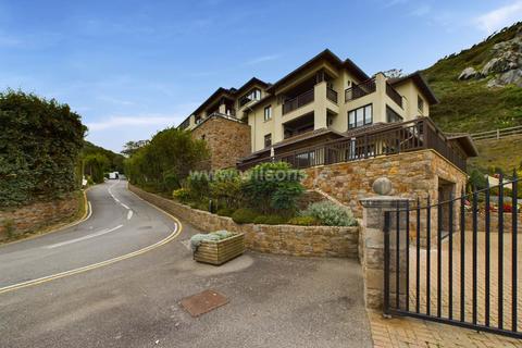 3 bedroom apartment for sale, Bonne Nuit Bay