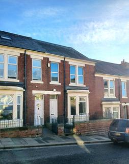 3 bedroom terraced house to rent, Bishops Road, Newcastle upon Tyne NE15