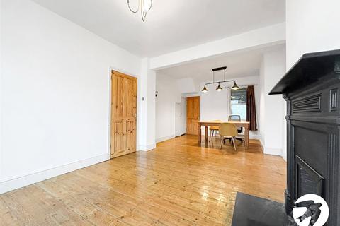 2 bedroom terraced house to rent, Swingate Lane, London, SE18