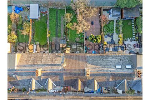 3 bedroom terraced house for sale, James Lane, London E11