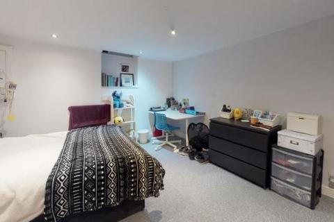 4 bedroom property to rent, Robert Street, London, NW1