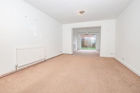 51 Chaffinch Drive, Uttoxeter, ST14 8UE