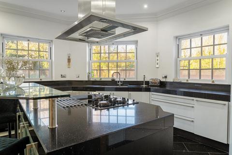 8 bedroom detached house for sale, Stoke Park Avenue Farnham Royal, Buckinghamshire, SL2 3BJ