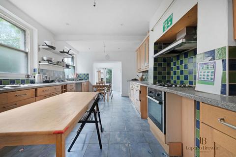 5 bedroom semi-detached house for sale, Greenhill Road, NW10