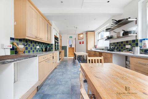 5 bedroom semi-detached house for sale, Greenhill Road, NW10