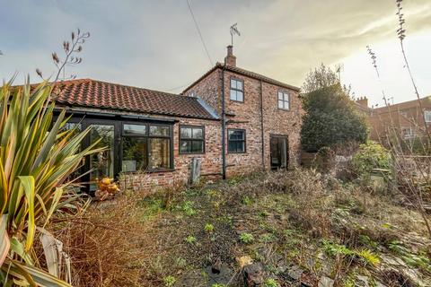 3 bedroom semi-detached house for sale, Pasture Road, Barton Upon Humber, North Lincs, DN18