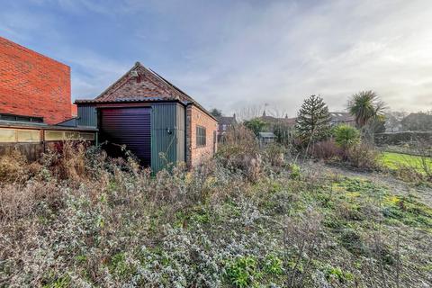 3 bedroom semi-detached house for sale, Pasture Road, Barton Upon Humber, North Lincs, DN18