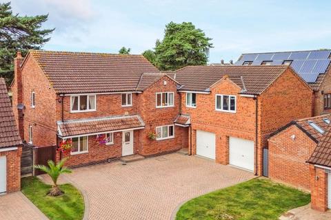 2 Travis Close, Hatfield, Doncaster, DN7 6TL
